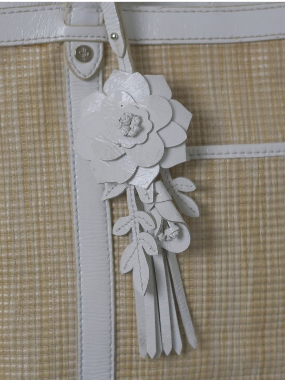 Cole Haan Raffia White Patent Leather Tote Floral Charm Summer Bag Beach GUC - Picture 4 of 15
